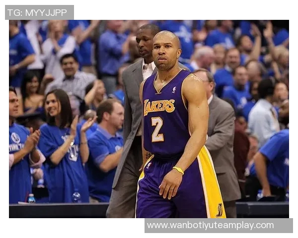 霍里谈科比传球哲学强调赢得信任是关键因素