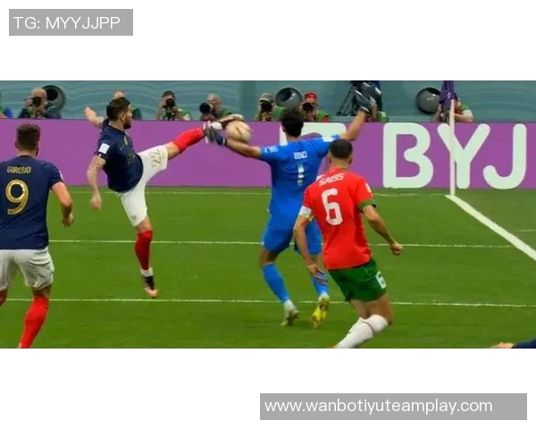 马蒂奇37岁依然神勇凌空抽射破门今夏自由转会萨索洛